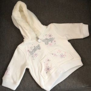Baby Gap Girls Winter Sweatshirt 3-6 months